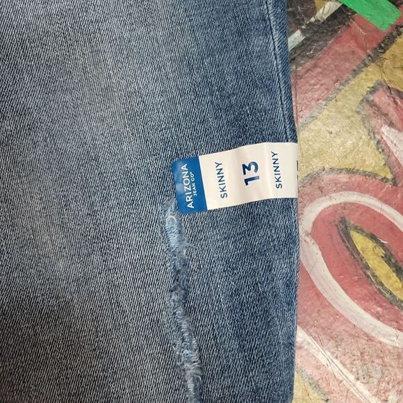 Arizona Jean Co. Woman's Hi-Rise skinny jeans - size 13, button fly, dark wash - Picture 3 of 10